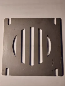 Plaque en acier usinée avec rainures verticales pour l'insert de porte-savon compatible avec le moule circulaire Mar Mediterráneo.